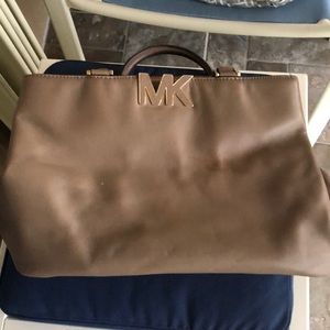 Michael Kors shoulder bag with straps